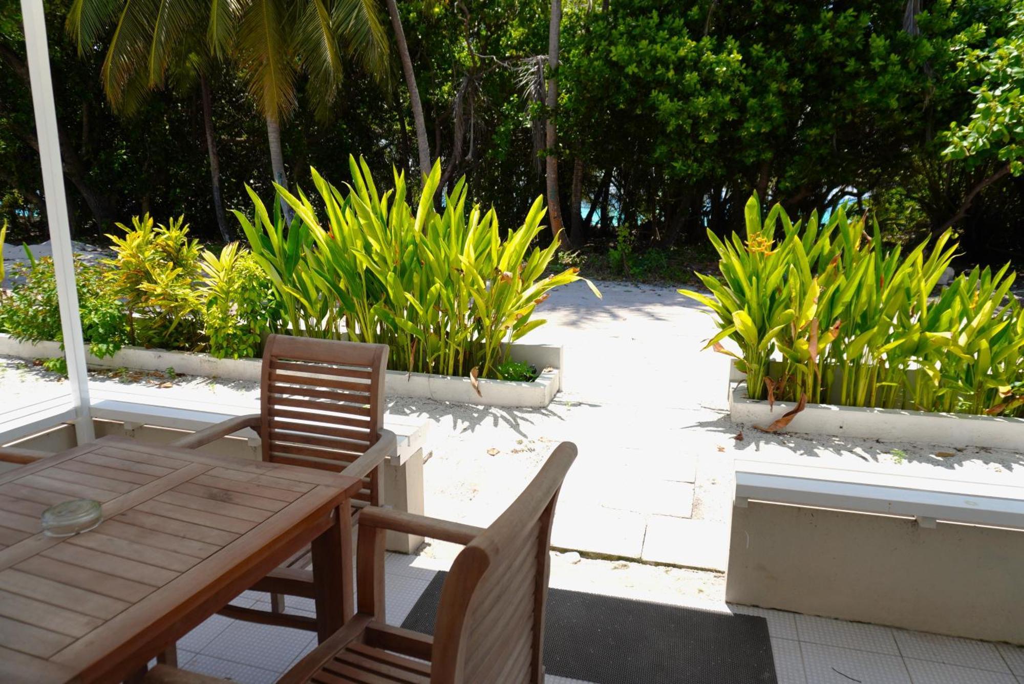 Tme Retreats Dhigurah Hotel Dhigurah  Exterior photo